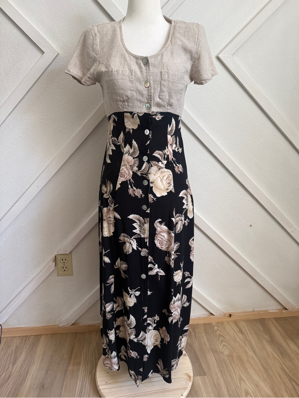 90s Dark floral double pocket high rise linen top full button down front small